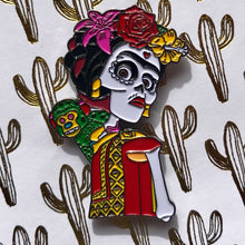 Load image into Gallery viewer, Frida con Changuito Pin