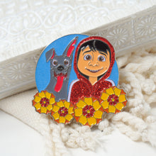 Load image into Gallery viewer, Mejores Amigos Reales Pin