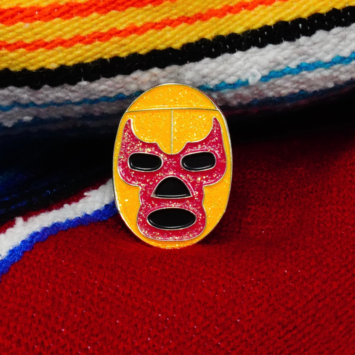 Luchador Amarillo Pin